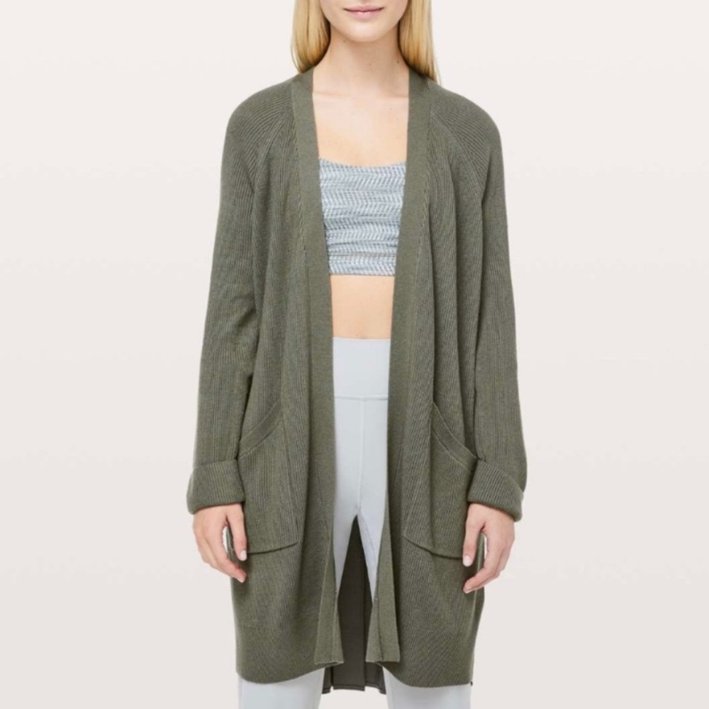 Lululemon Still At Ease Wrap in Gray Sage Size 6